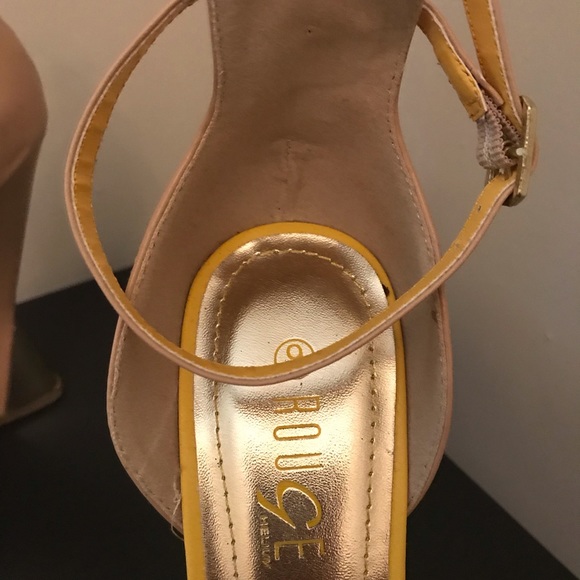 Yellow and Tan Wedge Heels - Picture 4 of 6